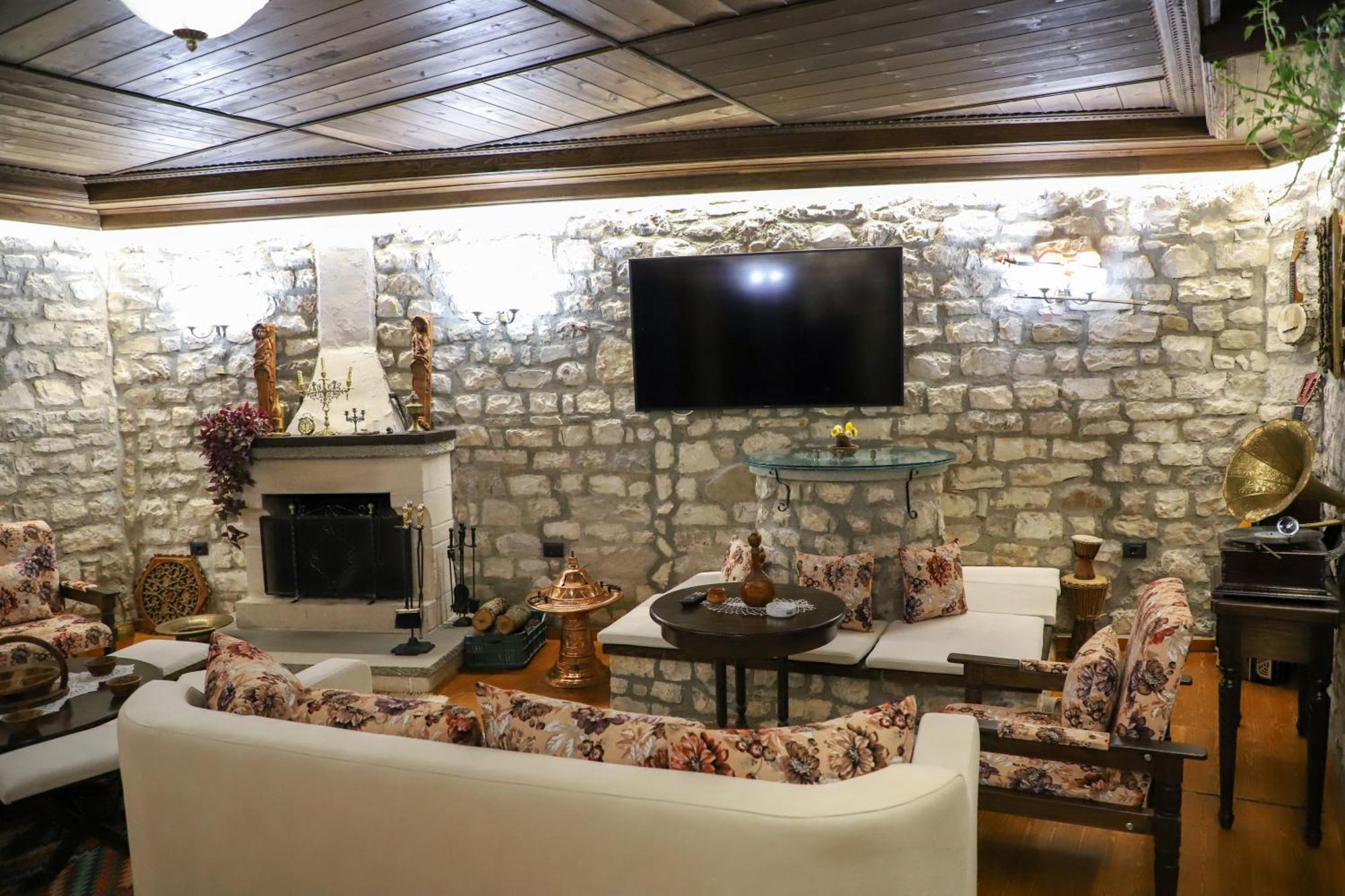 Tomori Guest house